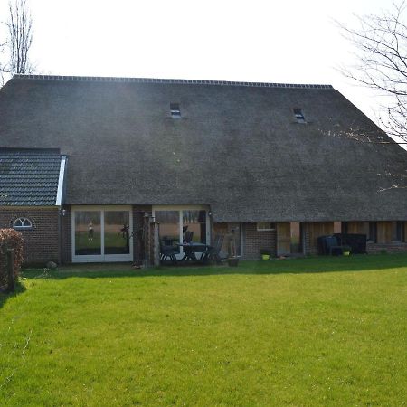 Staying In A Thatched Barn With Box Bed Beautiful View Region Achterhoek Geesteren  Extérieur photo
