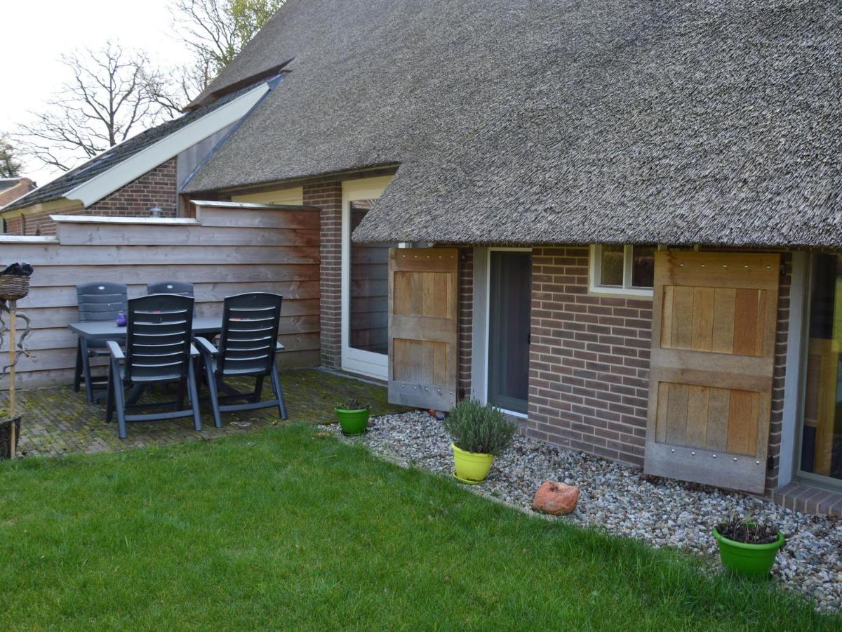 Staying In A Thatched Barn With Box Bed Beautiful View Region Achterhoek Geesteren  Extérieur photo
